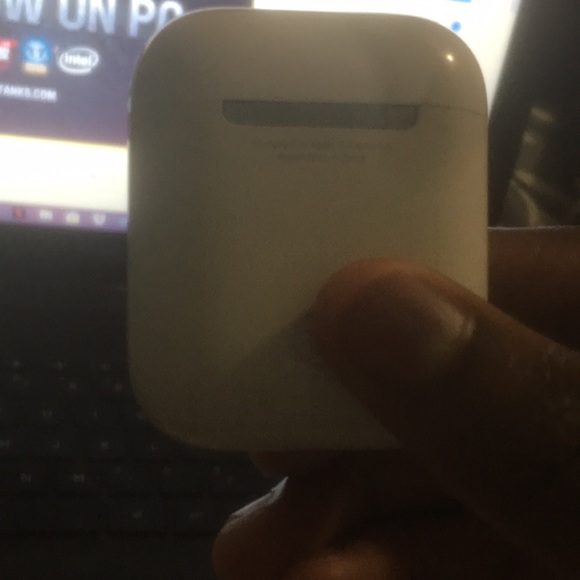 Apple air pods - Picture 2 of 4